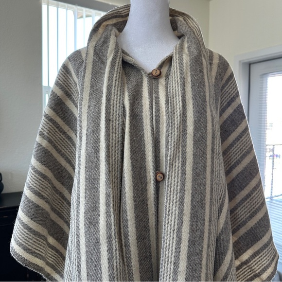 VINTAGE Confecciones ARTILANA Wool Stripped Fringe Boho Western Rustic Poncho OS - Picture 4 of 8